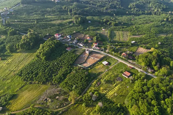 Ceylandere Mahallesi yarı tamamlanmış villalı imarlı arsa
